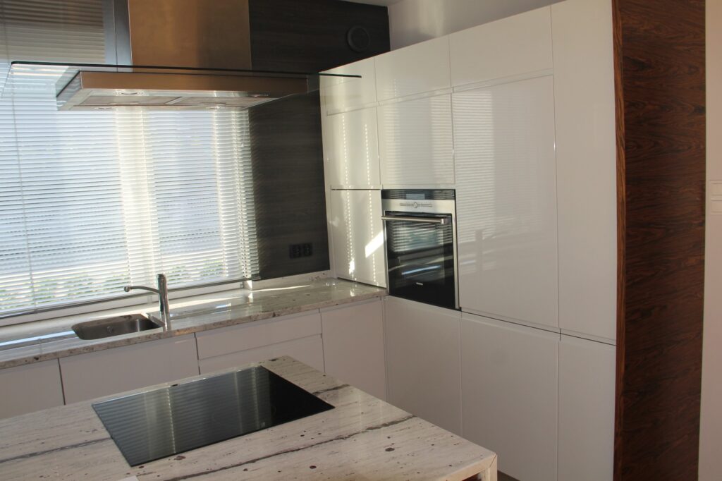 Kuchnia z granitowym blatem